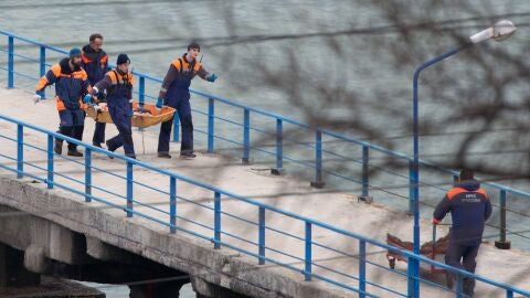 Servicios de rescate en el avi&oacute;n ruso que se ha estrellado