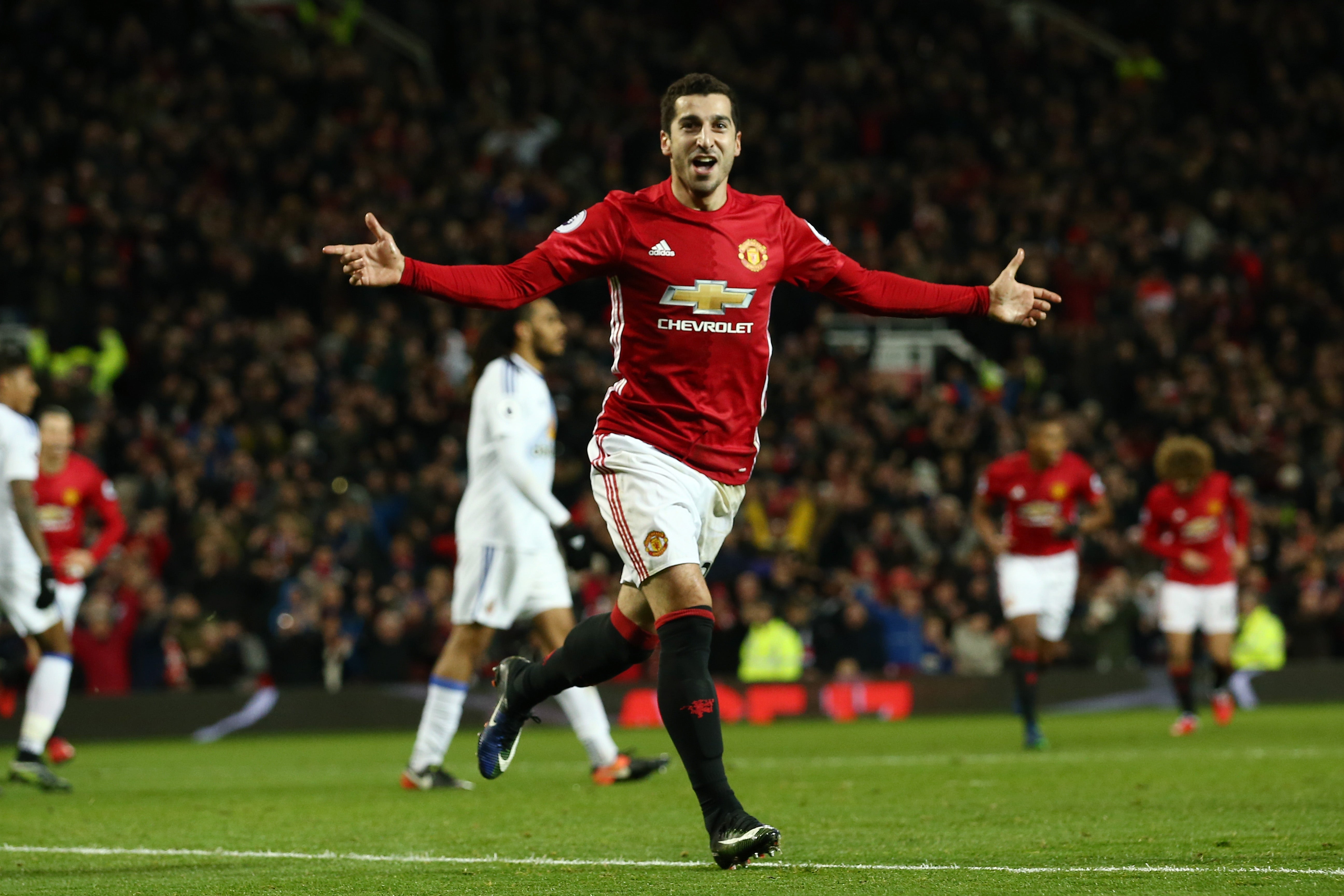Victoria del United y obra de arte de Mkhitaryan al estilo Ibrahimovic Victoria del United y obra de arte de Mkhitaryan al estilo Ibrahimovic