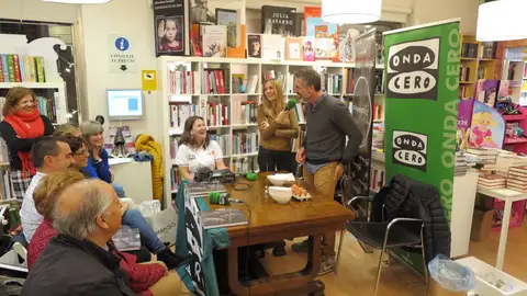 "Cuando lo ancestral se hace eterno", primer libro de Pepe Solla Pepe Solla durante la presentación de su libro.
