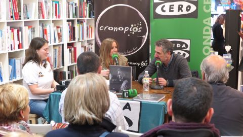 Onda Cero en Cronopiodurante la presentaci&oacute;n del libro de Pepe Solla.