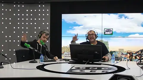 Juan Gómez-Jurado y Arturo González Campos presentan 'La Fuerza para cuñaos' Juan Gómez-Jurado y Arturo González Campos presentan 'La Fuerza para cuñaos'