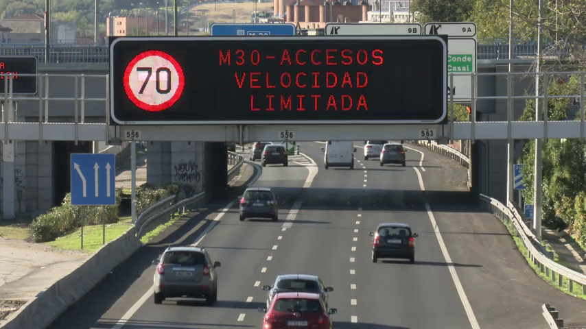 Madrid mantiene este viernes por tercer día consecutivo la prohibición de aparcar en zona SER a no residentes Madrid mantiene este viernes por tercer día consecutivo la prohibición de aparcar en zona SER a no residentes