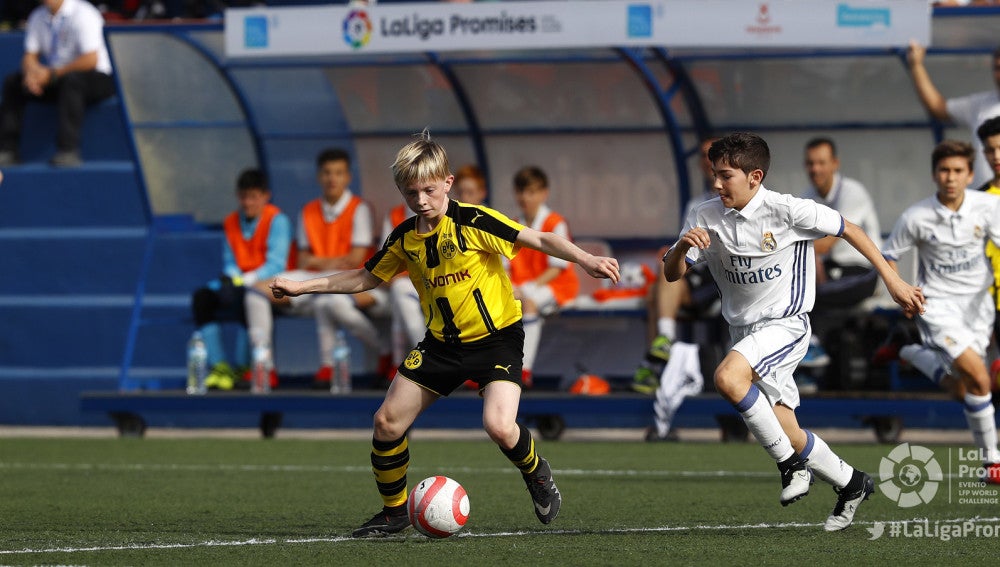 El Real Madrid y el Borussia Dortmund juegan su partido de LaLiga Promises