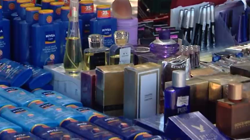 Llevas echándote mal el perfume toda la vida Llevas echándote mal el perfume toda la vida