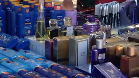 Frame 12.46992 de: Espa&ntilde;a, pa&iacute;s puntero en la venta de falsificaciones de perfumes y cosm&eacute;tica que pueden da&ntilde;ar gravemente la piel