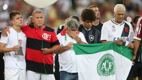 Homenaje a las v&iacute;ctimas del Chapecoense en Maracan&aacute;