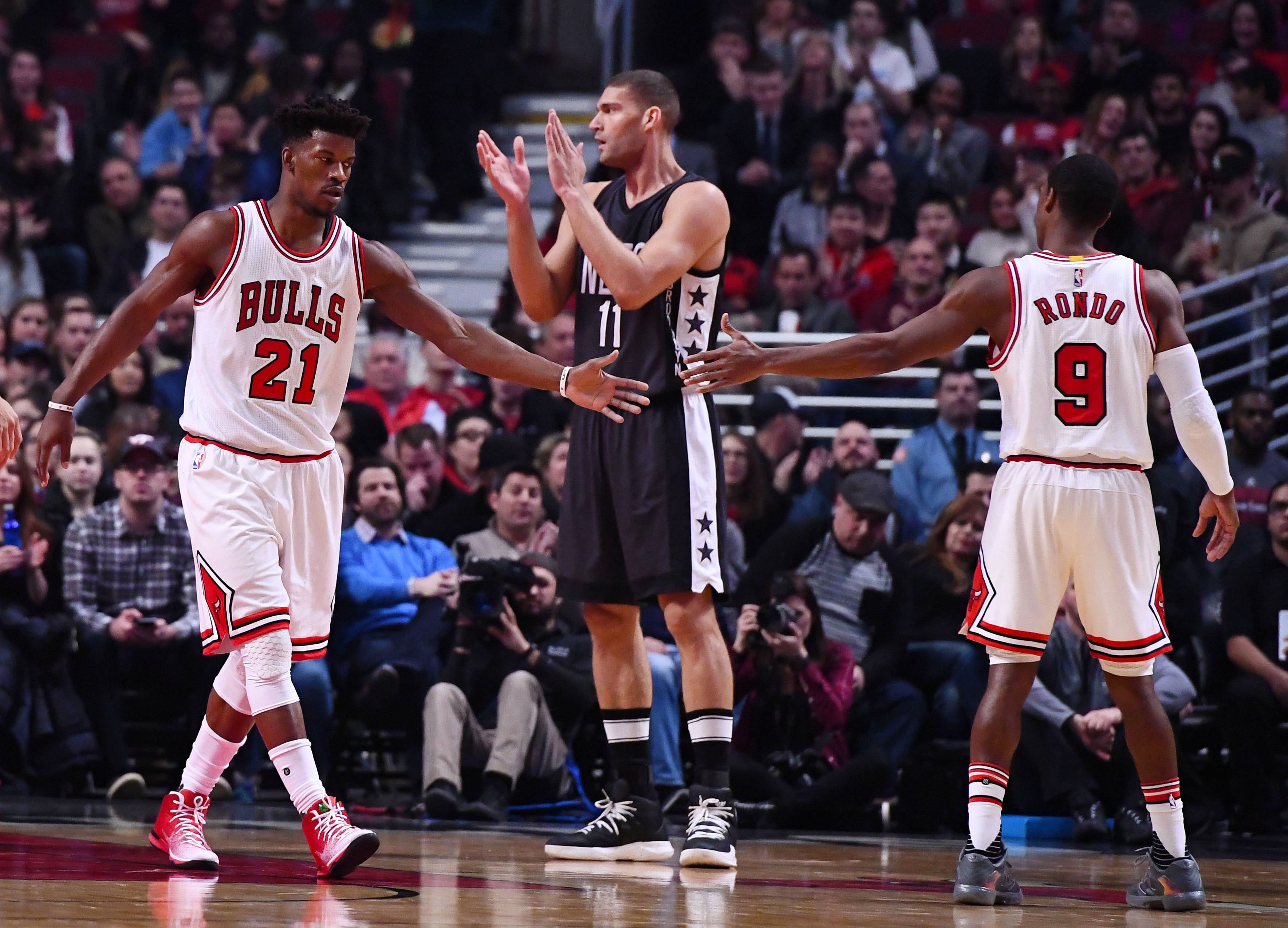 Jimmy Butler gana a los Nets sobre la bocina en un partido discreto de Mirotic Jimmy Butler gana a los Nets sobre la bocina en un partido discreto de Mirotic