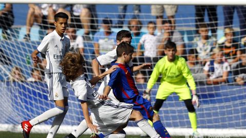 Momento del partido entre Barcelona y Real Madrid de LaLiga Promises