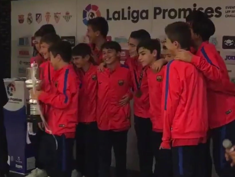 El Barcelona recibe la Copa como campeón de LaLiga Promises El Barcelona recibe la Copa como campeón de LaLiga Promises