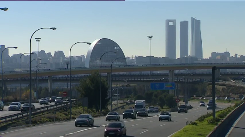 Madrid quiere limitar la circulación de vehículos sin etiqueta, los más contaminantes, en escenarios 2 y 3 Madrid quiere limitar la circulación de vehículos sin etiqueta, los más contaminantes, en escenarios 2 y 3