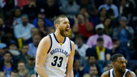Marc Gasol celebra una canasta contra los Thunder