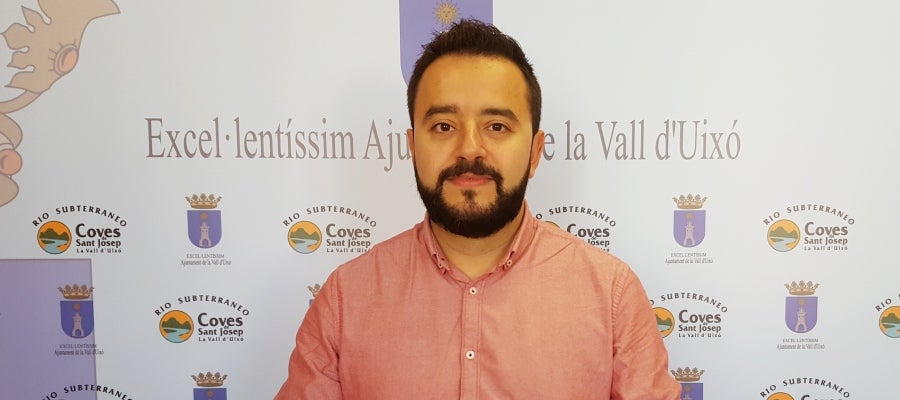 El concejal del área y primer teniente de alcalde, Antoni Llorente, ha presentado la campaña 'En 2017 els Reis Mags visiten totes les cases de la Vall'. El concejal del área y primer teniente de alcalde, Antoni Llorente, ha presentado la campaña 'En 2017 els Reis Mags visiten totes les cases de la Vall'.