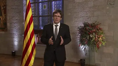 Frame 0.0 de: Puigdemont convocará un referéndum independentista en 2017 Frame 0.0 de: Puigdemont convocará un referéndum independentista en 2017