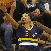 George Hill le da la victoria a Utah Jazz y el 'Chacho' se lesiona George Hill le da la victoria a Utah Jazz y el 'Chacho' se lesiona