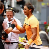 Andy Murray y Rafa Nadal se saludan después de jugar la semifinal del Mutua Madrid Open Andy Murray y Rafa Nadal se saludan después de jugar la semifinal del Mutua Madrid Open