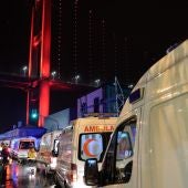 Caravana de ambulancias en Estambul tras el ataque a la discoteca 'Reina'