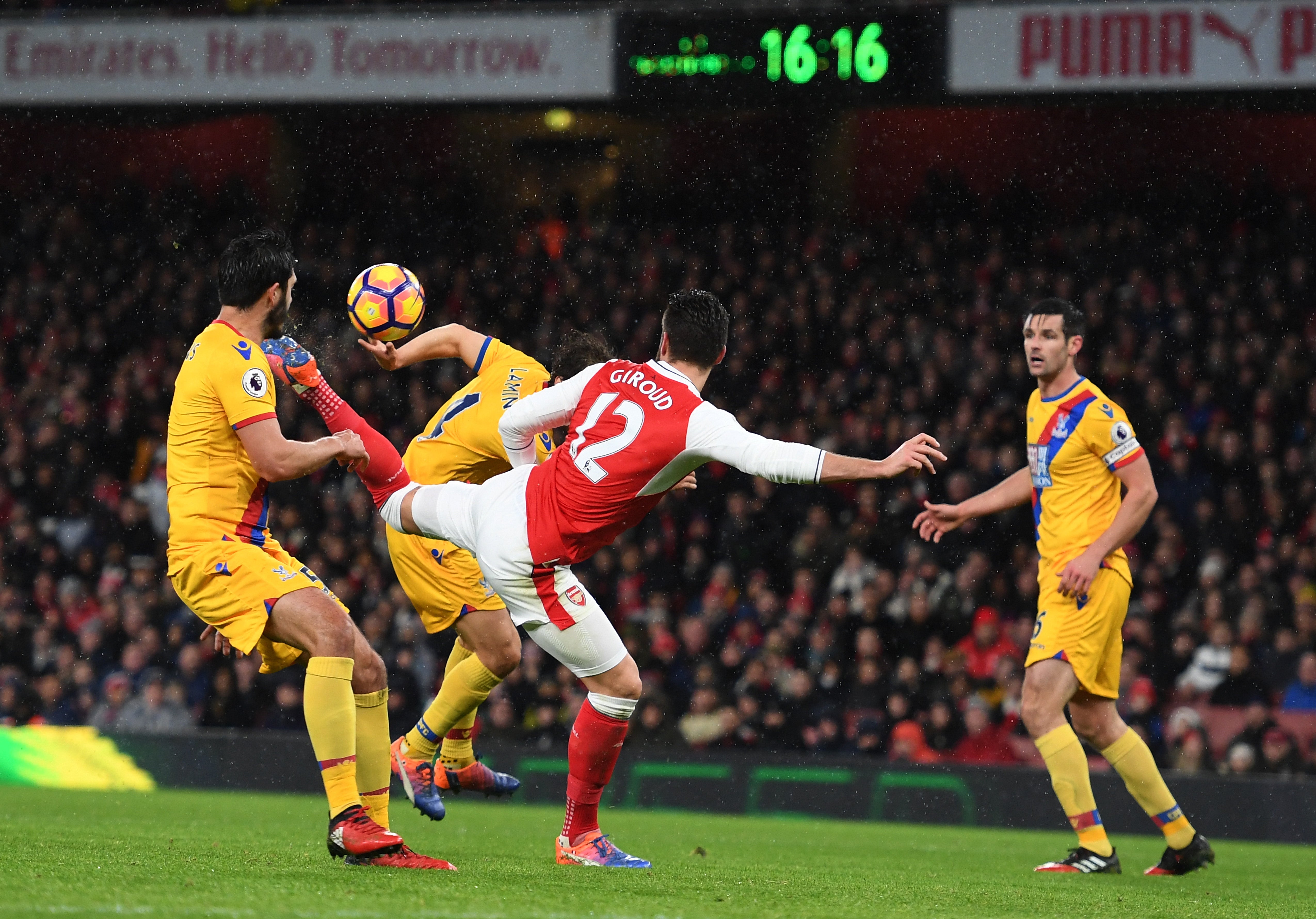 Una maravilla de gol de Giroud abre el camino de la victoria del Arsenal ante el Crystal Palace Una maravilla de gol de Giroud abre el camino de la victoria del Arsenal ante el Crystal Palace