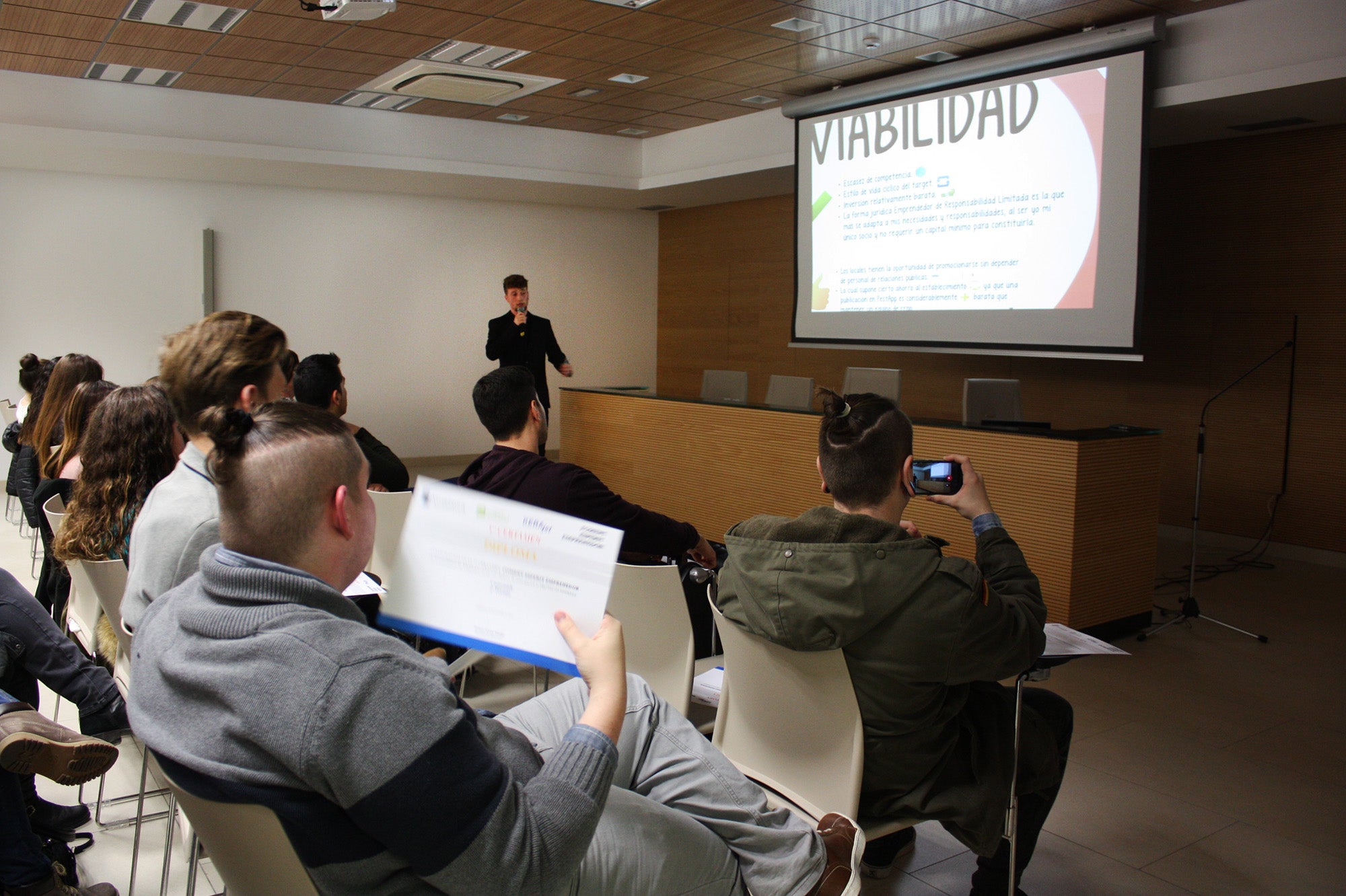 Almassora ofrecerá formación a jóvenes emprendedores para favorecer el éxito de sus proyectos Almassora ofrecerá formación a jóvenes emprendedores para favorecer el éxito de sus proyectos