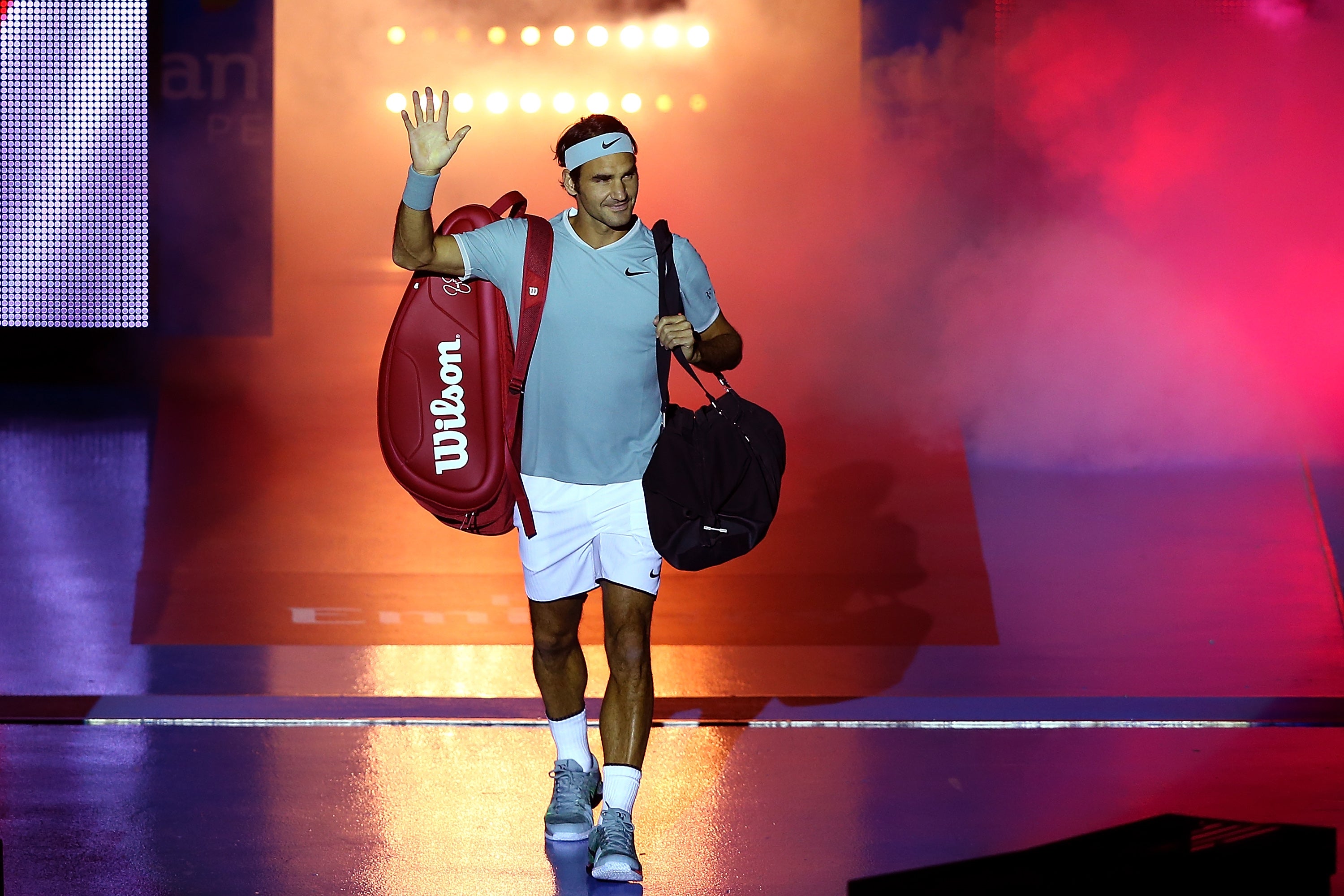 Federer vuelve a las pistas seis meses después con victoria ante Evans Federer vuelve a las pistas seis meses después con victoria ante Evans