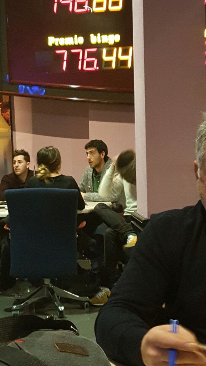 Dani Parejo, pillado en un bingo, vuelve a ponerse en el ojo del huracán del Valencia Dani Parejo, pillado en un bingo, vuelve a ponerse en el ojo del huracán del Valencia