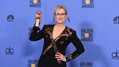Meryl Streep con el premio a toda su carrera