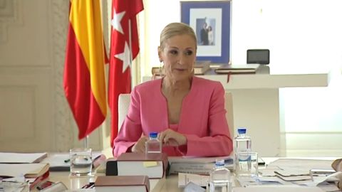 Frame 40.599778 de: Cristina Cifuentes propone que el presidente del PP sea elegido en primarias con primera y segunda vuelta