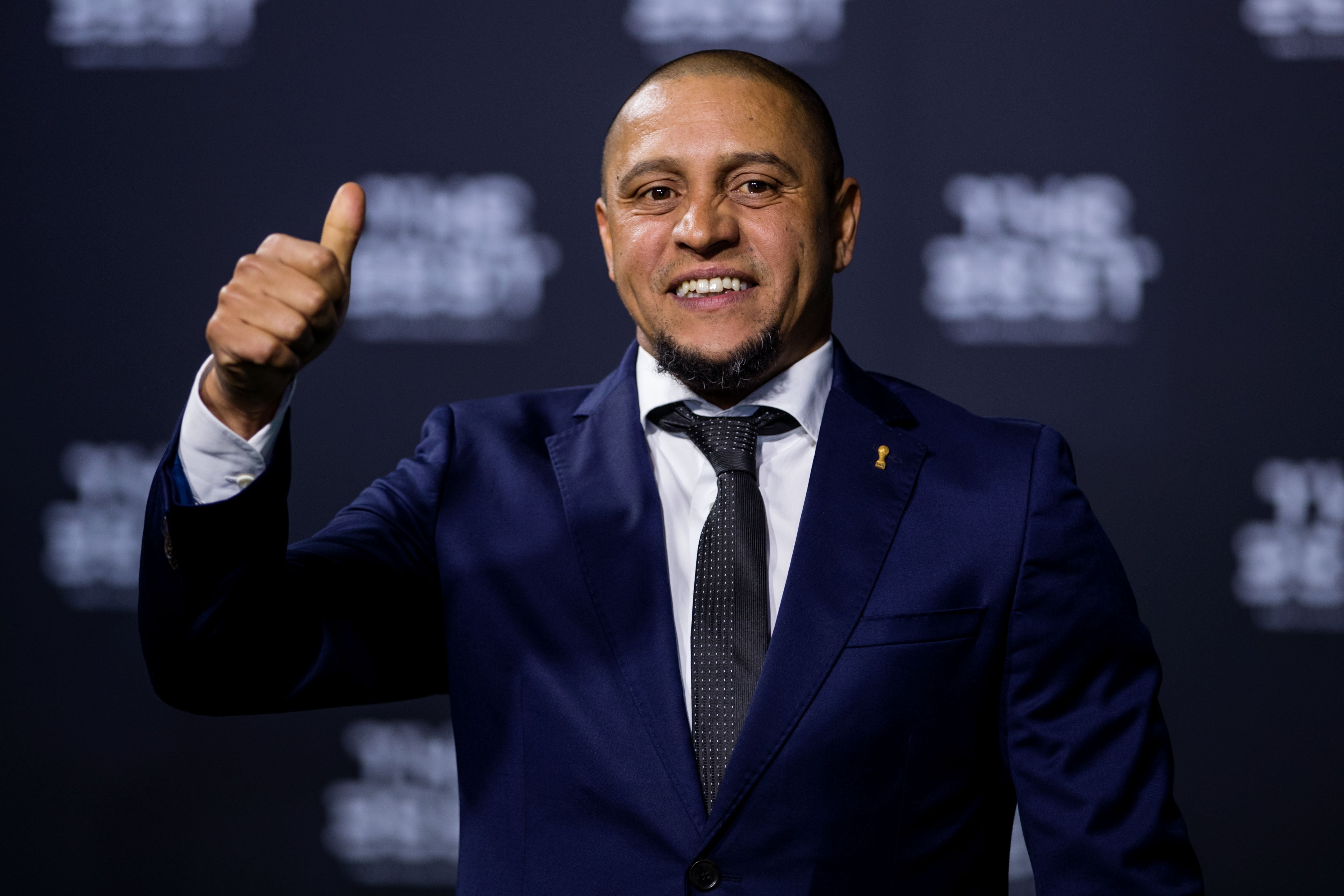 Roberto Carlos: "Cinco años sin ganar una Liga es mucho tiempo por la grandeza del Real Madrid" Roberto Carlos: "Cinco años sin ganar una Liga es mucho tiempo por la grandeza del Real Madrid"