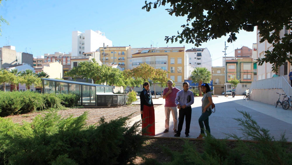 La concejala de Sostenibilidad, Sara Usó, ha destacado que se han realizado mejoras en la infraestructura y servicios de muchos espacios verdes de la ciudad.