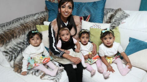 Lytina Kaur y sus cautro hijas