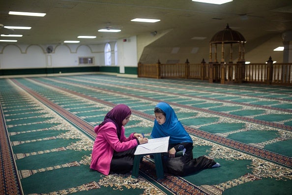 Las niñas musulmanas tendrán que ir a clases de natación mixtas Las niñas musulmanas tendrán que ir a clases de natación mixtas