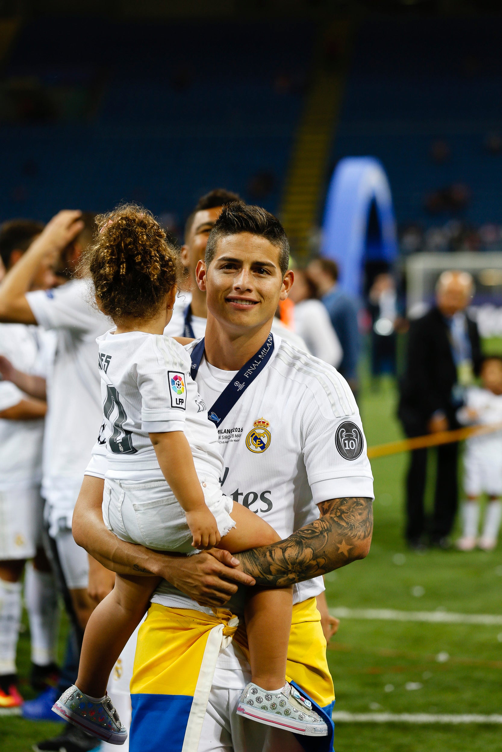 James se despide del Real Madrid: "Han sido tres años maravillosos" James se despide del Real Madrid: "Han sido tres años maravillosos"