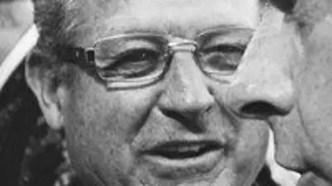 Juan Ruiz Palomares Nuestro invitado de hoy nos habla de su relación con el maewstro Enrique Ponce