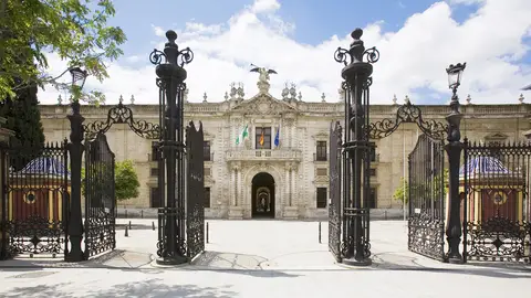 Fachada de la Universidad de Sevilla Fachada de la Universidad de Sevilla