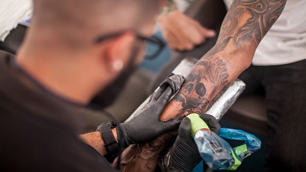 La tinta de los tatuajes puede conllevar riesgos sanitarios La tinta de los tatuajes puede conllevar riesgos sanitarios