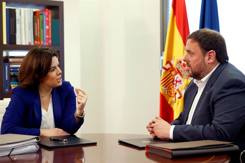 Santamaría, sobre el referéndum en Cataluña: "No podemos negociar aquello de lo que no podemos disponer" Santamaría, sobre el referéndum en Cataluña: "No podemos negociar aquello de lo que no podemos disponer"