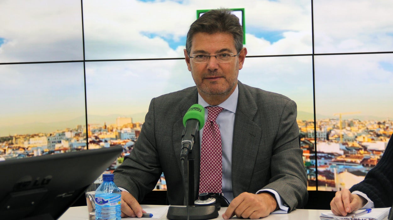 Rafael Catalá: "Tenemos que reducir el número de aforados y los delitos a los que afecta el aforamiento" Rafael Catalá: "Tenemos que reducir el número de aforados y los delitos a los que afecta el aforamiento"