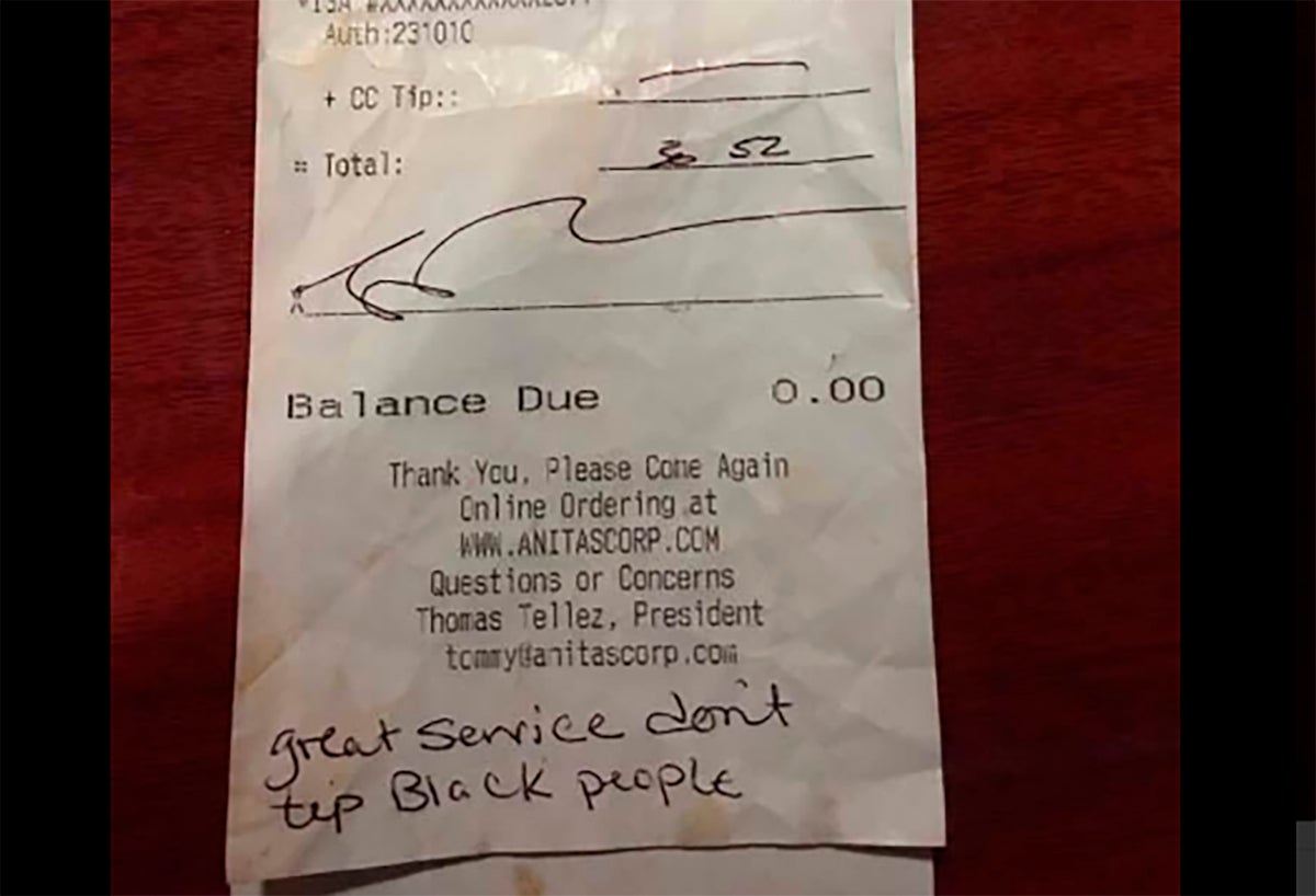 "No damos propina a los negros", la nota que escribieron unos clientes a una camarera de Virginia "No damos propina a los negros", la nota que escribieron unos clientes a una camarera de Virginia