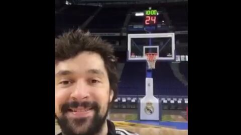 Sergio Llull y su lanzamiento de espaldas que casi acaba mal