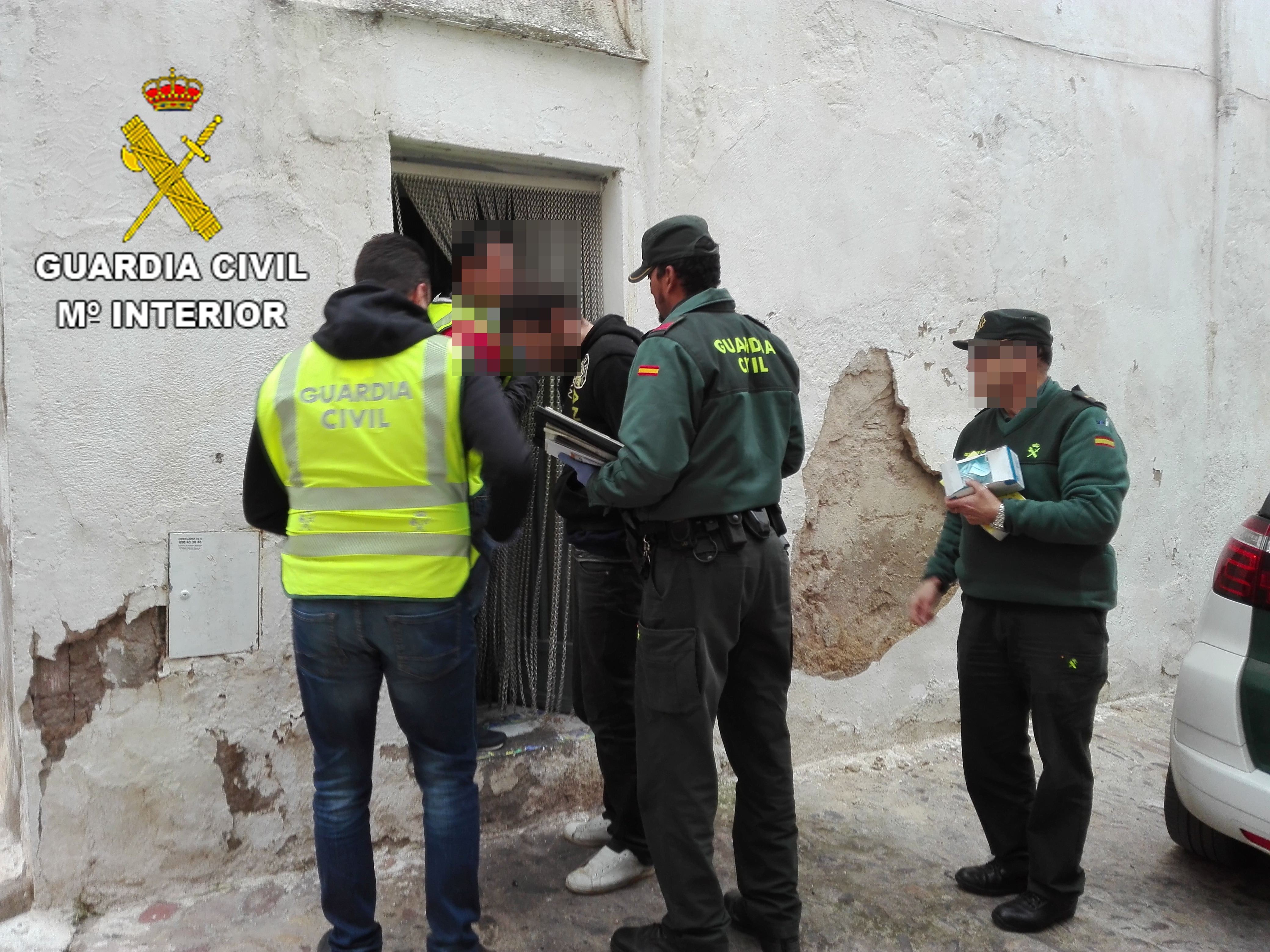 La Guardia Civil detiene a dos personas por robo y receptación en una iglesia de Onda La Guardia Civil detiene a dos personas por robo y receptación en una iglesia de Onda