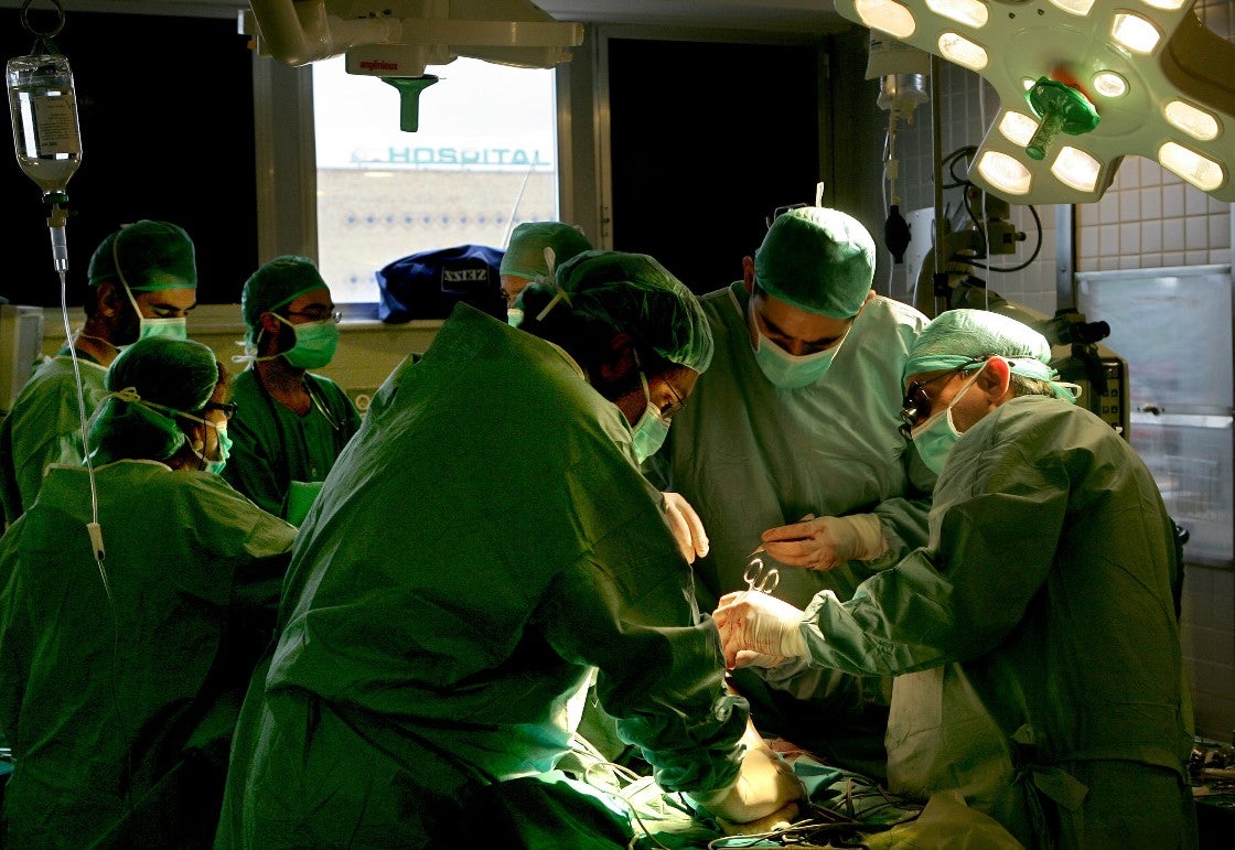 Mesa de redacción: Entra en vigor el protocolo entre pacientes y estudiantes de medicina Mesa de redacción: Entra en vigor el protocolo entre pacientes y estudiantes de medicina