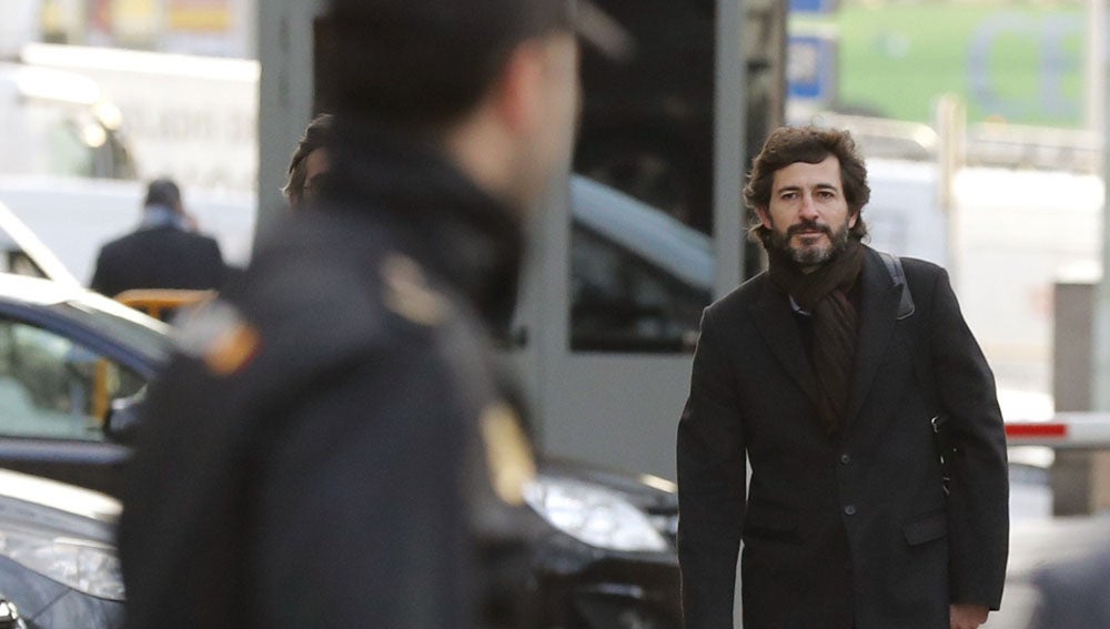 El juez De la Mata reabre la causa contra el exsocio de Oleguer Pujol y le cita a declarar el 8 de febrero El juez De la Mata reabre la causa contra el exsocio de Oleguer Pujol y le cita a declarar el 8 de febrero