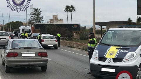 La Polic&iacute;a Local de Castell&oacute;n realiz&oacute; desde el 9 de diciembre de 2016 hasta el 8 de enero de este a&ntilde;o un total de 762 pruebas de alcoholemia a conductores de la capital de la Plana con motivo de la campa&ntilde;a preventiva durante las fiestas navide&ntilde;as.