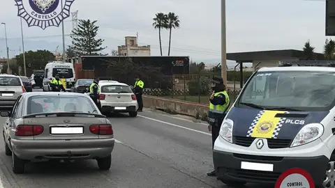 La Policía Local de Castellón realizará controles de alcohol y drogas La Policía Local de Castellón realizó desde el 9 de diciembre de 2016 hasta el 8 de enero de este año un total de 762 pruebas de alcoholemia a conductores de la capital de la Plana con motivo de la campaña preventiva durante las fiestas navideñas.