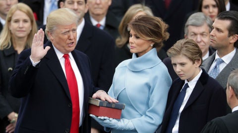 Donald Trump toma posesi&oacute;n de su cargo como presidente de EEUU