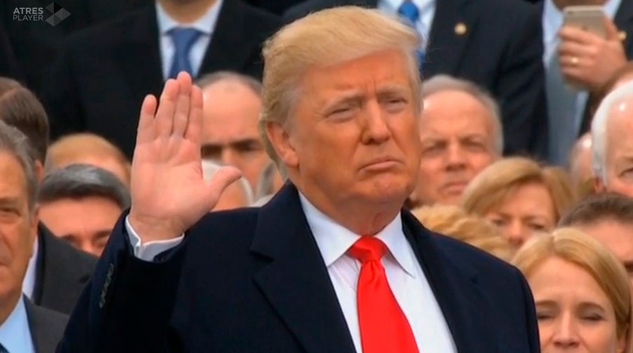Trump jura el cargo y se convierte en el presidente número 45 de Estados Unidos Trump jura el cargo y se convierte en el presidente número 45 de Estados Unidos