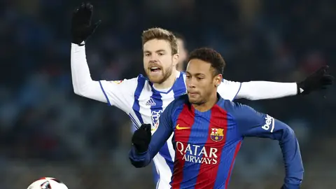Illarramendi persigue a Neymar Illarramendi persigue a Neymar