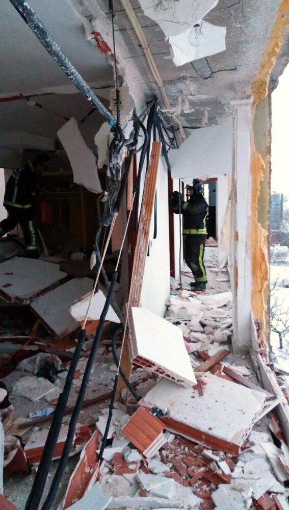 Daños provocados por la explosión de una estufa de gas butano en Zaragoza