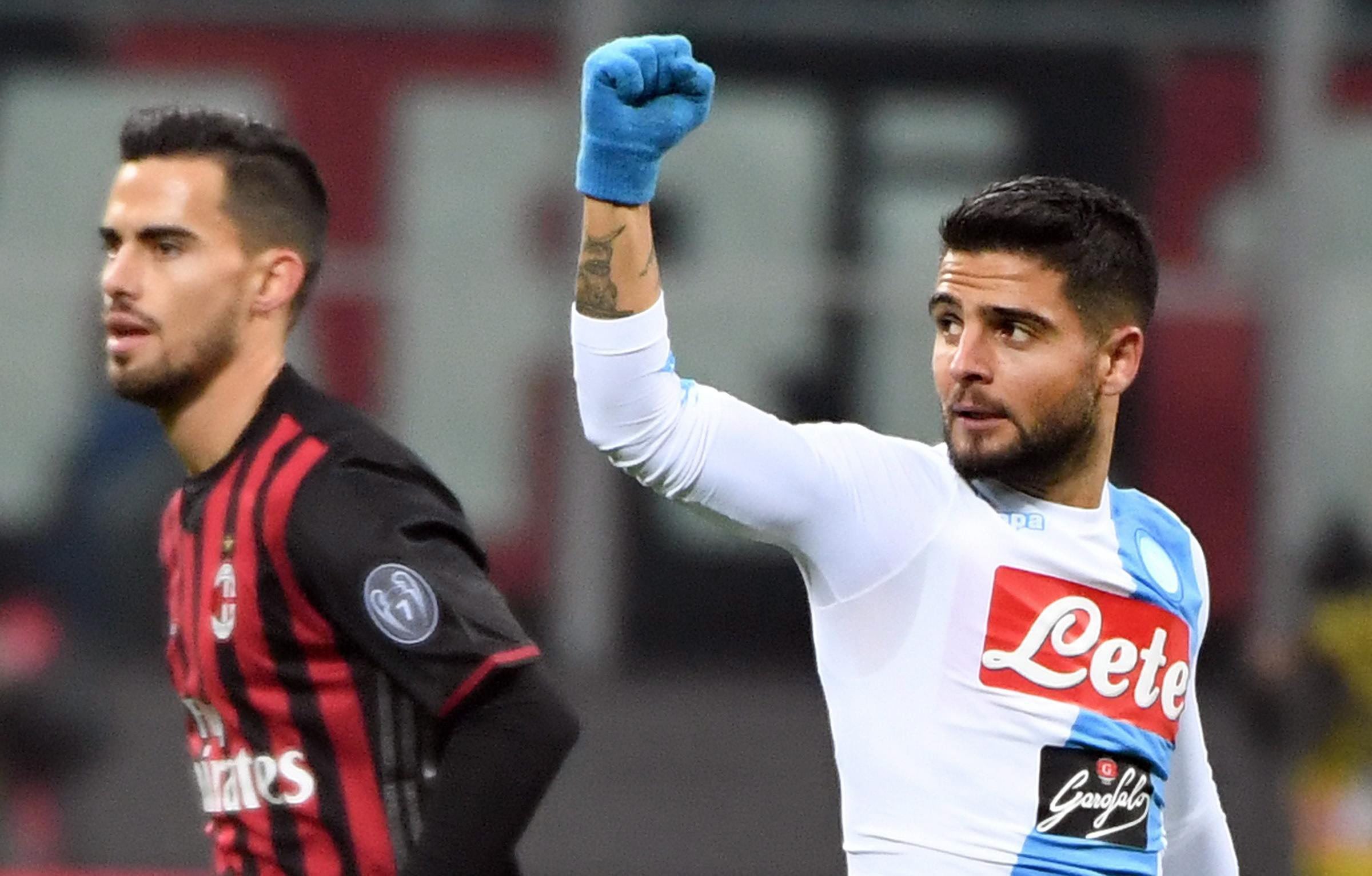 El Nápoles mantiene firme su candidatura al liderato tras ganar al Milan El Nápoles mantiene firme su candidatura al liderato tras ganar al Milan