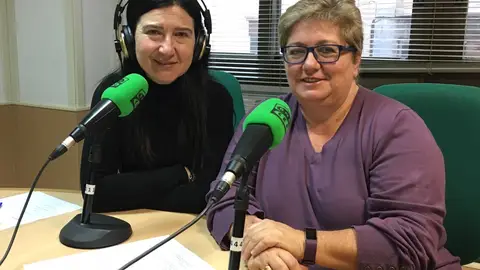 La doctora Simona Mas y Mayte Vilaseca antes de la entrevista. Salud