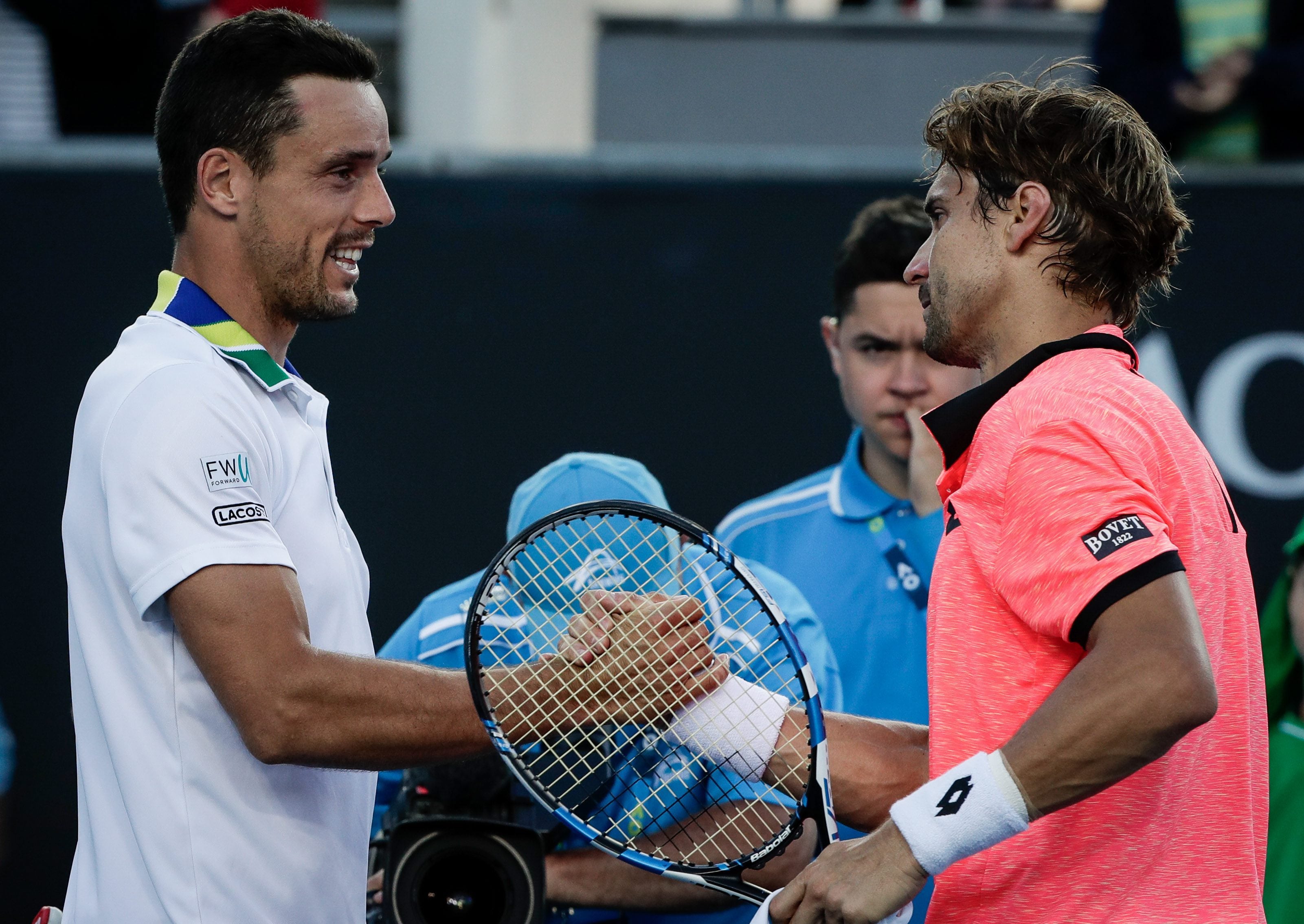 Roberto Bautista gana a David Ferrer en un partido agotador Roberto Bautista gana a David Ferrer en un partido agotador